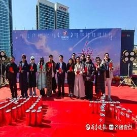 当星光坠入花海